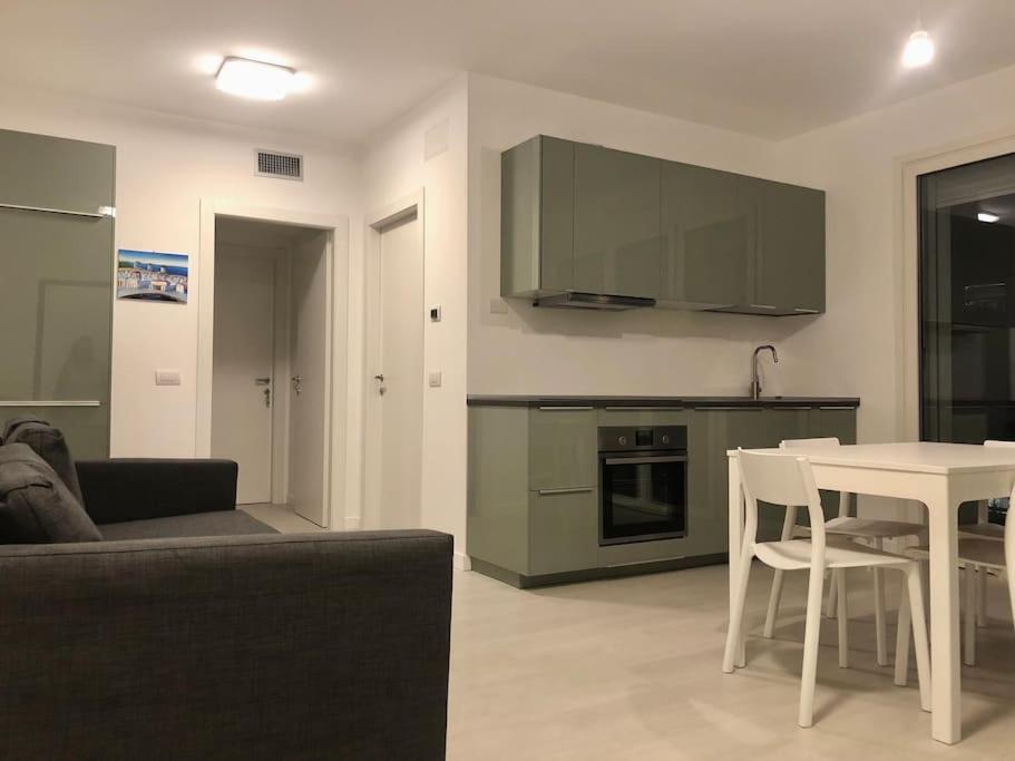 Luxury 3 Bedroom Apartment 100 Mq Next To Rho Fiera And San Siro Milano Dış mekan fotoğraf